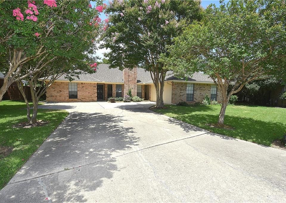 1st image of 622 Park Ln