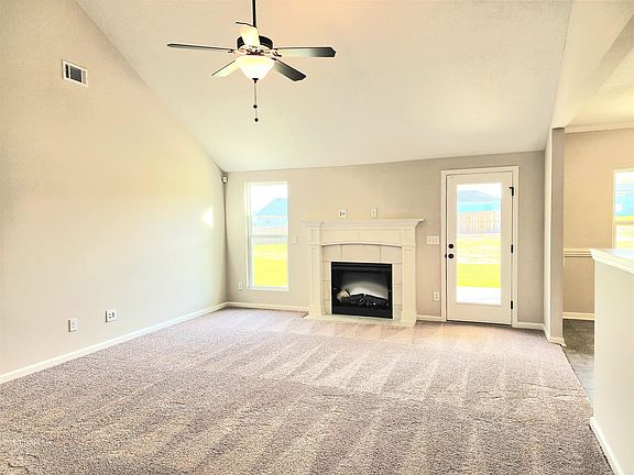 3rd image of 3143 Easton Dr