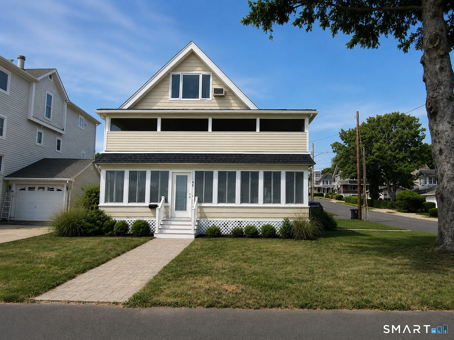 4 bed, 1.5 bath, 2342 sqft, $3,700 — Photo 2