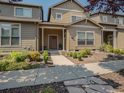 955 Camelot Dr, Ashland, OR, 97520