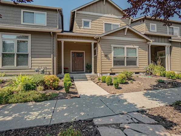 955 Camelot Dr, Ashland, OR 97520