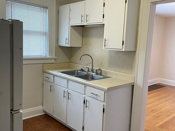 5th image of 353 Forest Hill Dr
