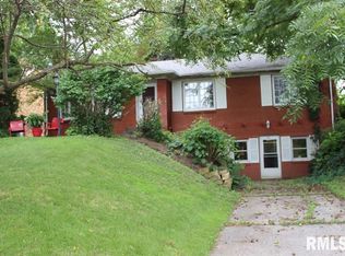 933 W Central Park Ave, Davenport, IA 52804