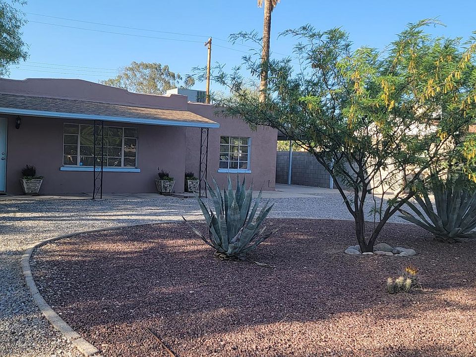 Front of house, circular driveway