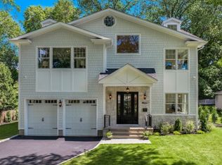 4 Garden Ct, Hohokus Boro, NJ 07423