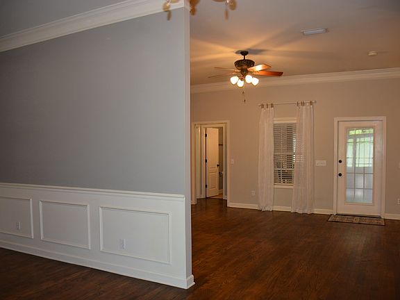3rd image of 205 Kilkenny Dr