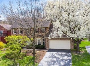 2571 Alta Ct, Lisle, IL 60532