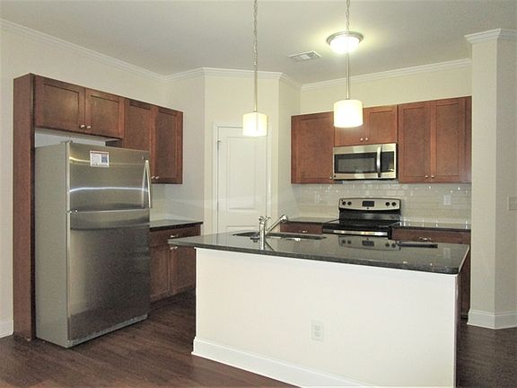 4th image of 2495 Beal St