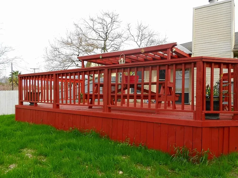 410 Saddle Dr — Photo 32