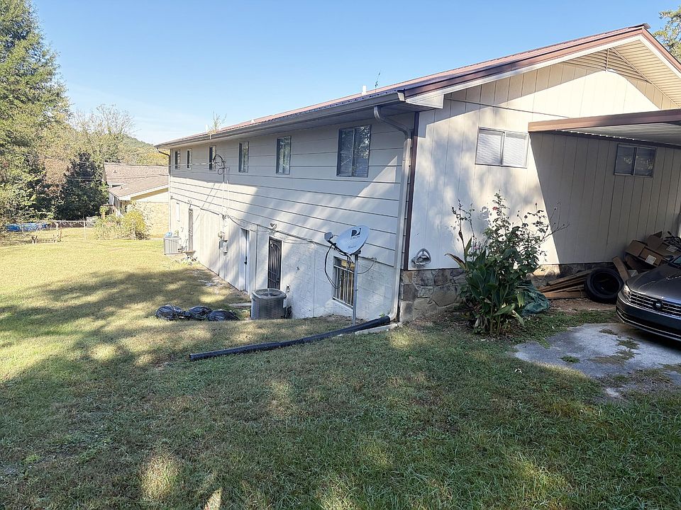 2nd image of 7156 Holland Ln