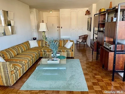 Sold by RE MAX Team | media 3