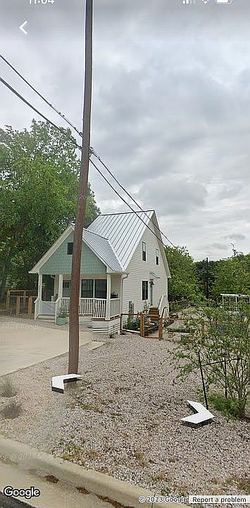 1st image of 303 Hampshire Dr