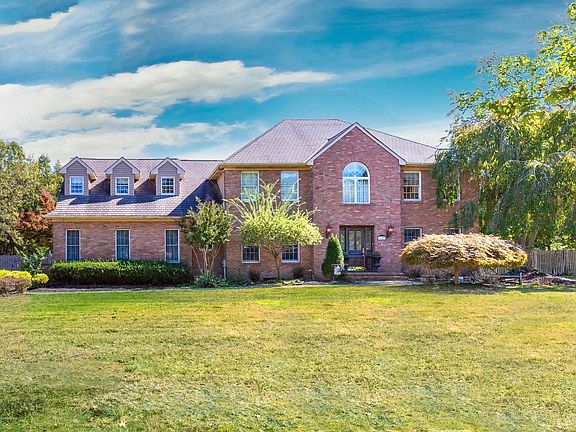 2nd image of 1727 Cathedral Ct