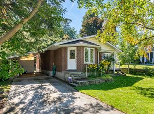 61 8th St, Hanover, ON N4N 1J1