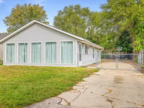 432 Winona Dr, Machesney Park, IL 61115