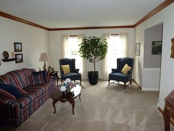 3rd image of 18131 Williamsburg Oval