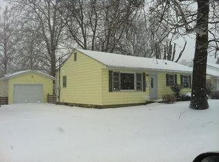 1413 Lakelawn Dr, Jacksonville, IL 62650