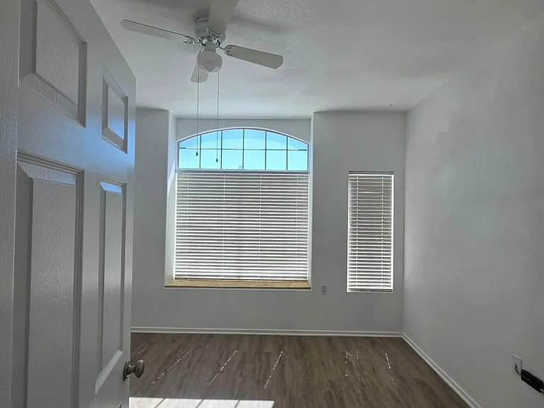 26805 China Dr — Photo 16