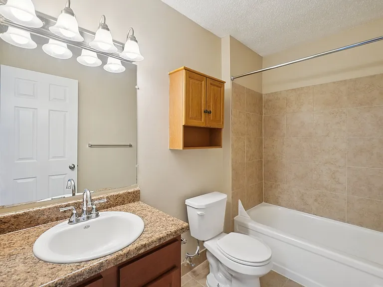 Rochester Square Apartments — Photo 50