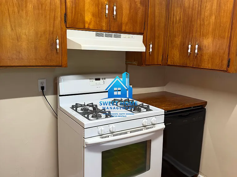 3410 Sherwood Ave — Photo 6