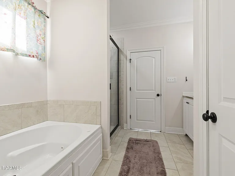 110 Olivewood Dr — Photo 27