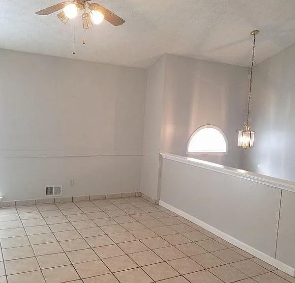 2490 Waterford Park Dr — Photo 3
