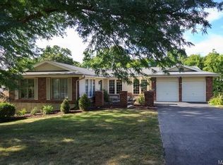 511 Glan Tai Dr, Ballwin, MO