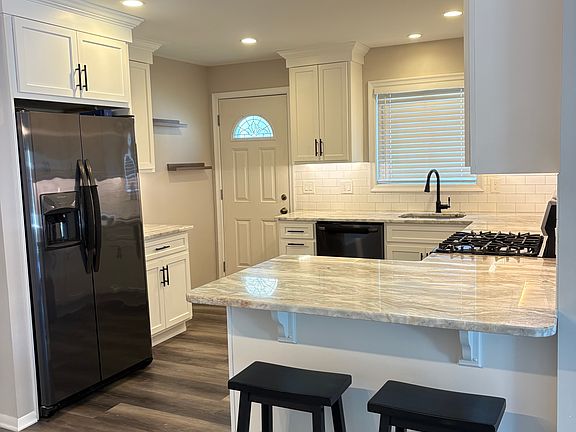 5th image of 146 Juniper Rd #1