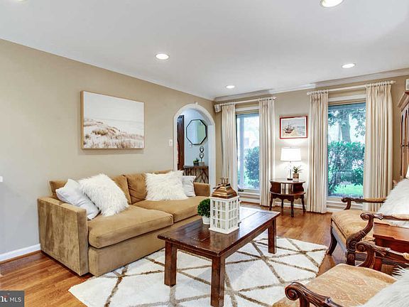 5th image of 2600 Lemontree Ln