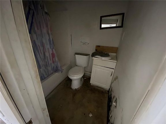 4th image of 3952 Louisiana Avenue Pkwy