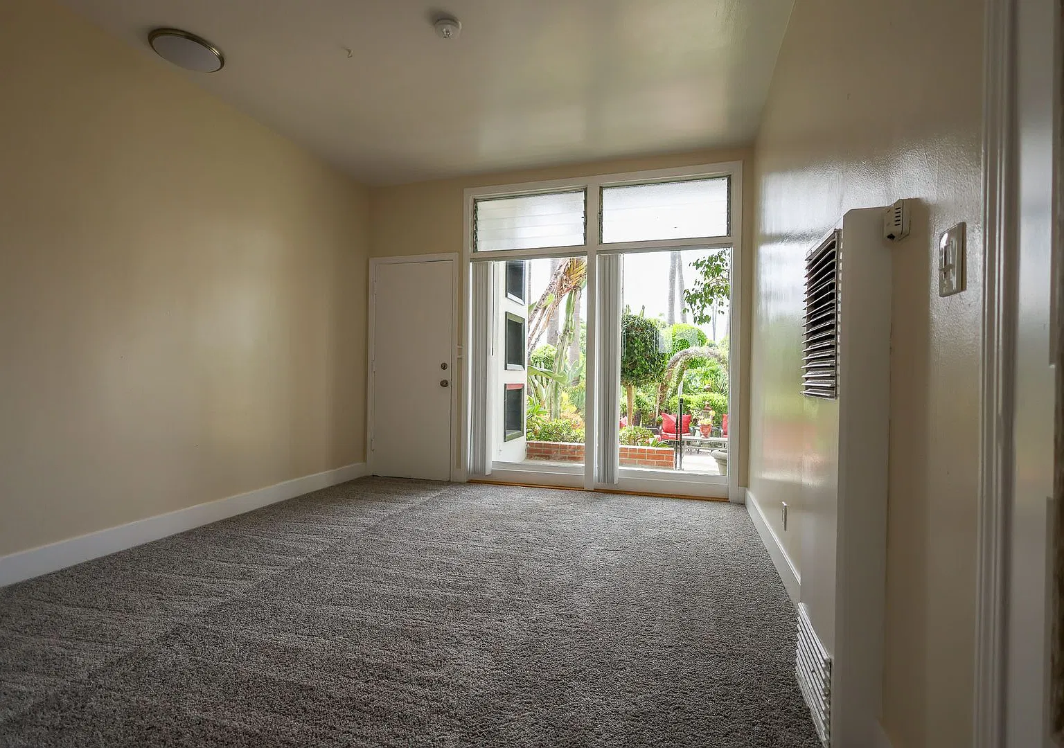 250 Cliff Drive — Photo 3