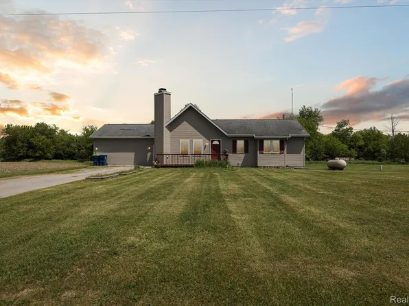 1981 S Gleaner Rd, Saginaw, MI 48609