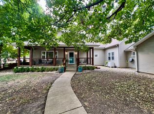 617 E Main St, Arcola, IL 61910