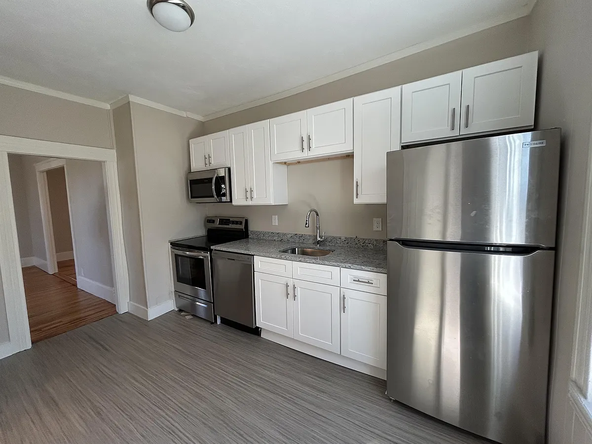 Building Photo - 104 Green Hill Pkwy #2
