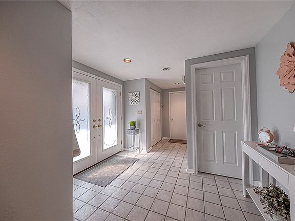 4th image of 3006 Park Forest Ln