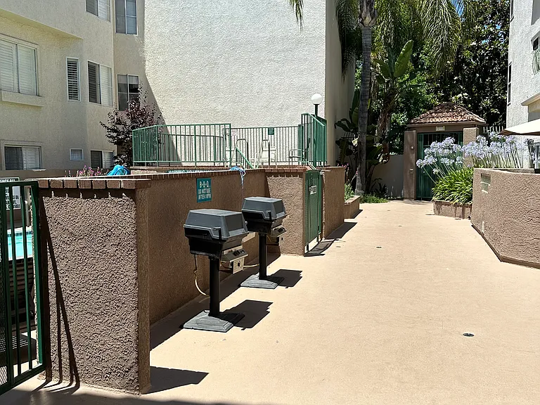 5420 Sylmar Ave — Photo 7