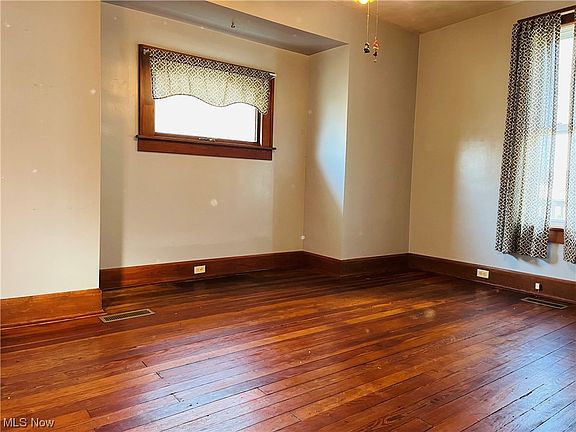 5th image of 553 Brookover Ave