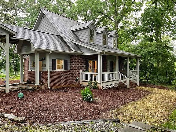 3rd image of 4005 S Apple Valley Rd