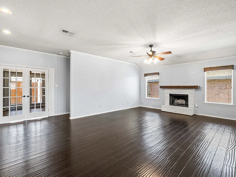 10702 Akron Ave — Photo 11