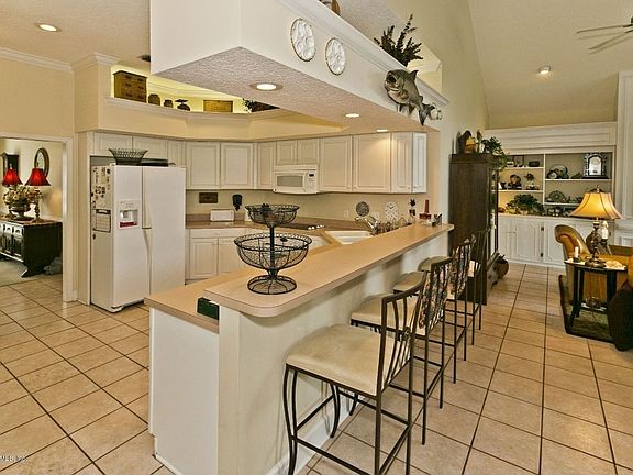 3rd image of 130 Indian Cove Ln