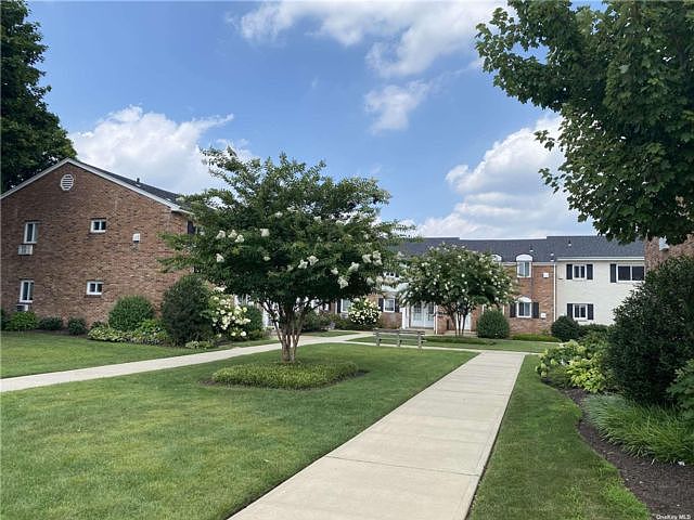 1st image of 536 Dawson Ln