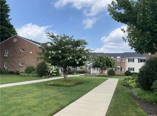 536 Dawson Ln, Jericho, NY 11753