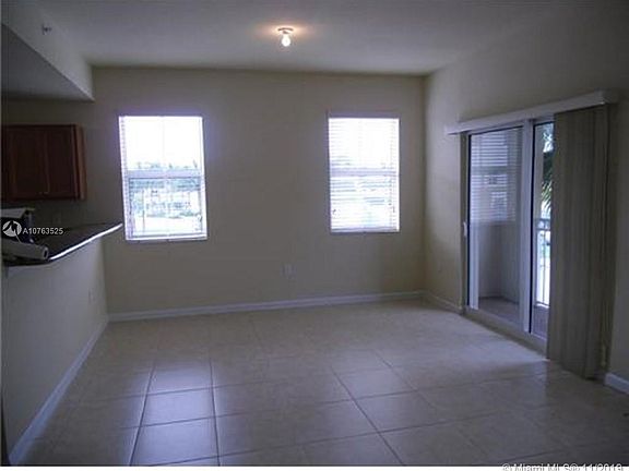 5th image of 11403 NW 89th St APT 202