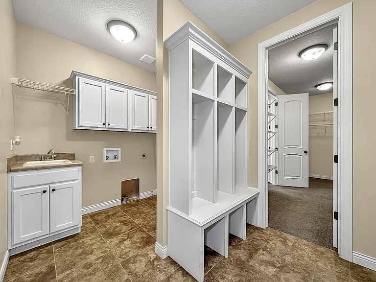4280 E Kingston Cir — Photo 18