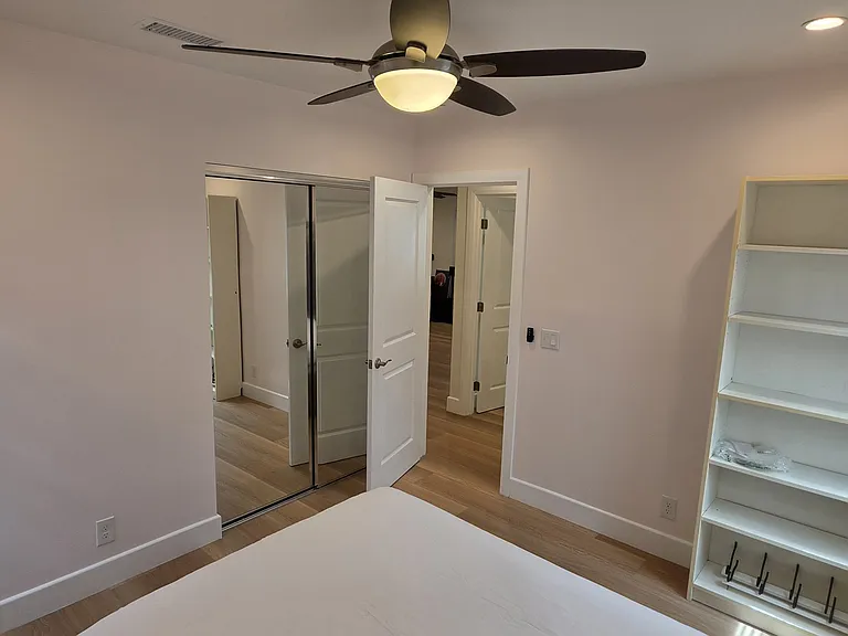 7755 Amestoy Ave — Photo 20