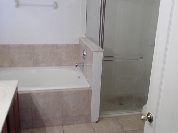 5th image of 12821 Grovehurst Ave