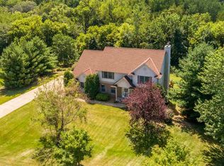 4727 Leprechaun Ln, Cedar Rapids, IA 52411