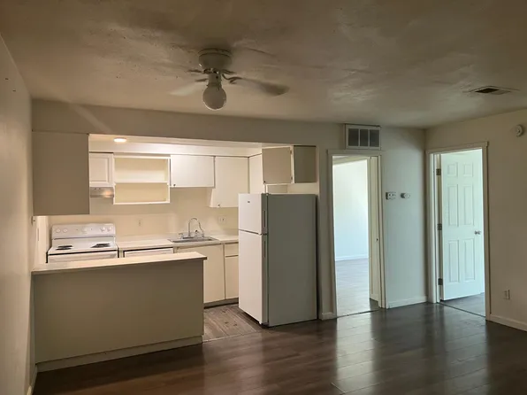Hampton Court Apartments, 3099 Great Falls Way #Dfa9655fb, Sacramento, CA 95826