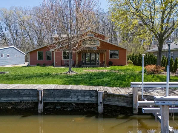 6717 Olen Trl, Winneconne, WI 54986