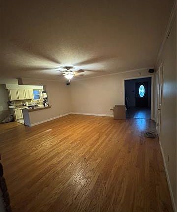 3rd image of 1909 Apple St